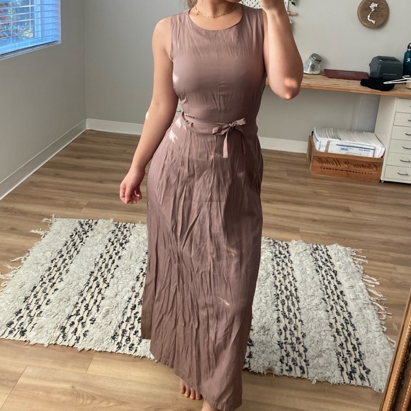 Beautiful Mauve Maxi dress - Picture 3 of 6